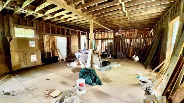 405 E Waring Street, Dayton, TX 77535
