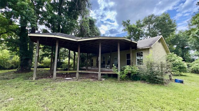 405 E Waring Street, Dayton, TX 77535