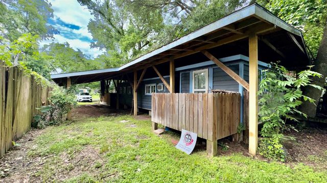 405 E Waring Street, Dayton, TX 77535