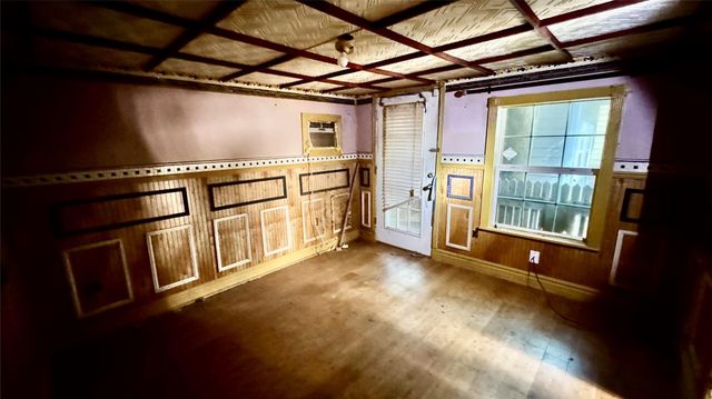 405 E Waring Street, Dayton, TX 77535