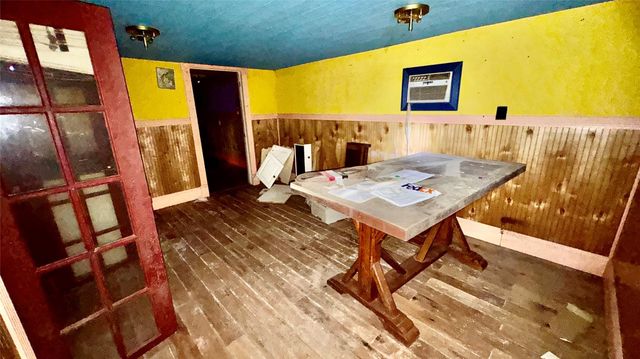 405 E Waring Street, Dayton, TX 77535