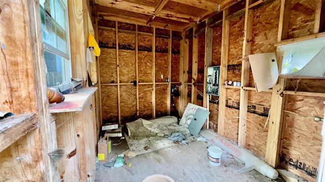 405 E Waring Street, Dayton, TX 77535