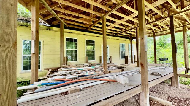 405 E Waring Street, Dayton, TX 77535