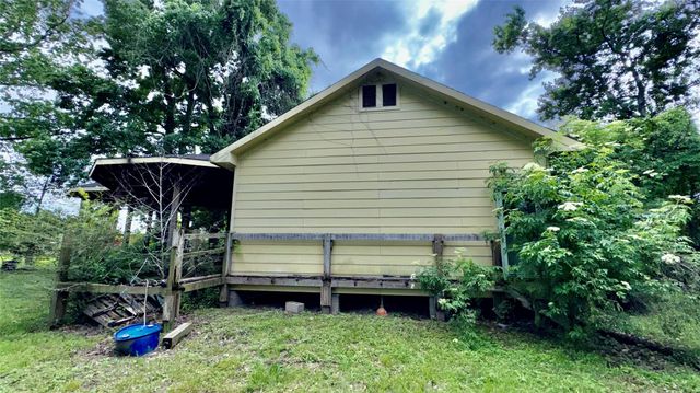 405 E Waring Street, Dayton, TX 77535