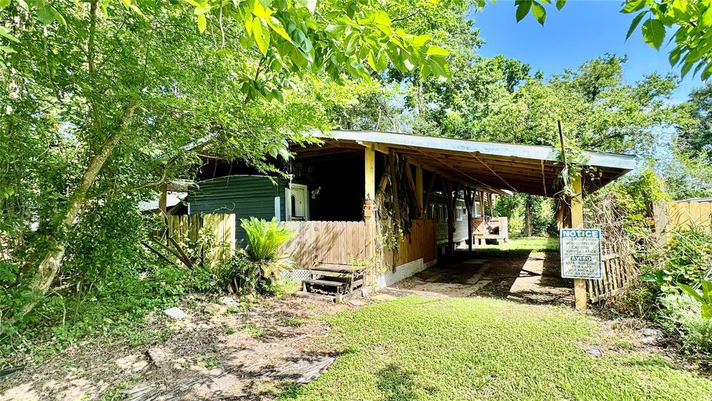 405 E Waring Street, Dayton, TX 77535