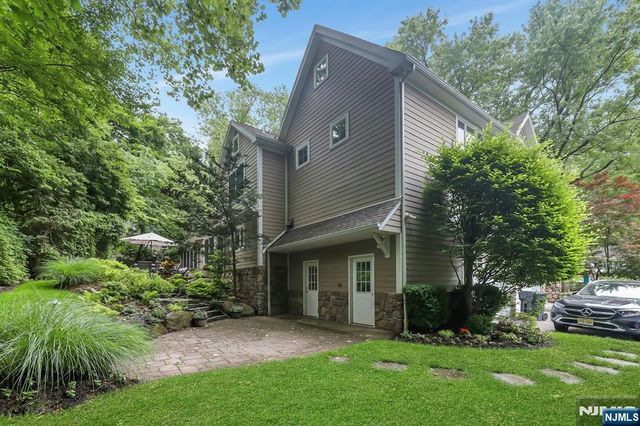 245 Allison Court, Englewood, NJ 07631