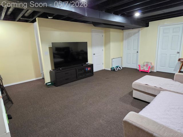 6456 Skylar Lane, Waterford Charter Township, MI 48327