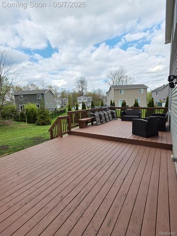 6456 Skylar Lane, Waterford Charter Township, MI 48327