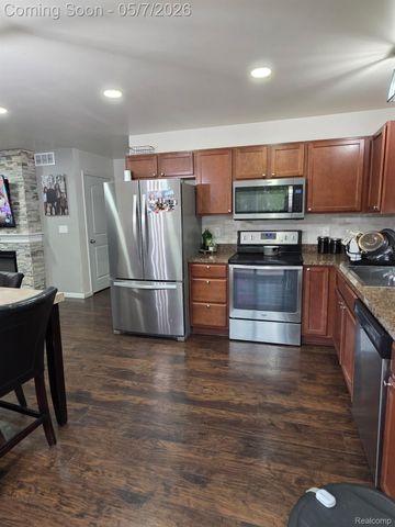 6456 Skylar Lane, Waterford Charter Township, MI 48327