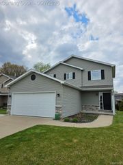 6456 Skylar Lane, Waterford Charter Township, MI 48327