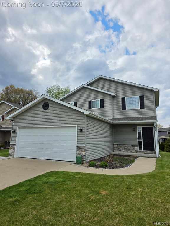 6456 Skylar Lane, Waterford Charter Township, MI 48327