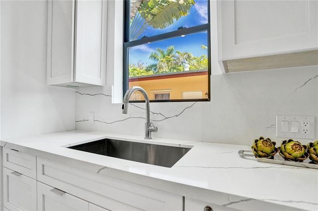 1211 SE 1st Street, Fort Lauderdale, FL 33301