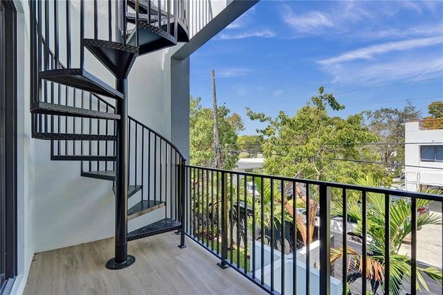 1211 SE 1st Street, Fort Lauderdale, FL 33301