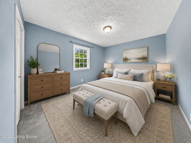 8319 Damascus Cir, Louisville, KY 40228
