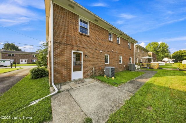 8319 Damascus Cir, Louisville, KY 40228