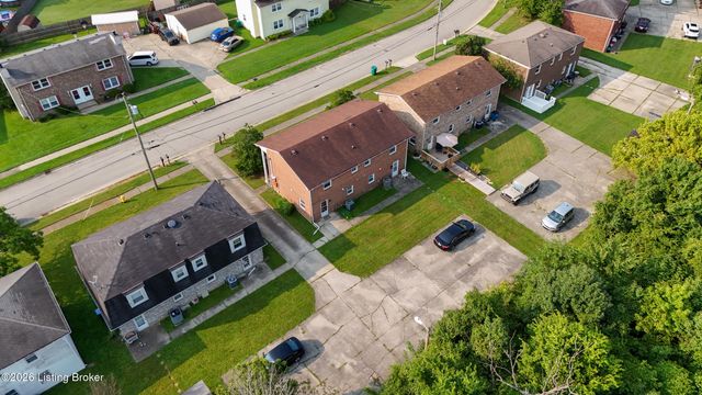 8319 Damascus Cir, Louisville, KY 40228