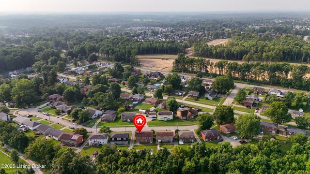 8319 Damascus Cir, Louisville, KY 40228