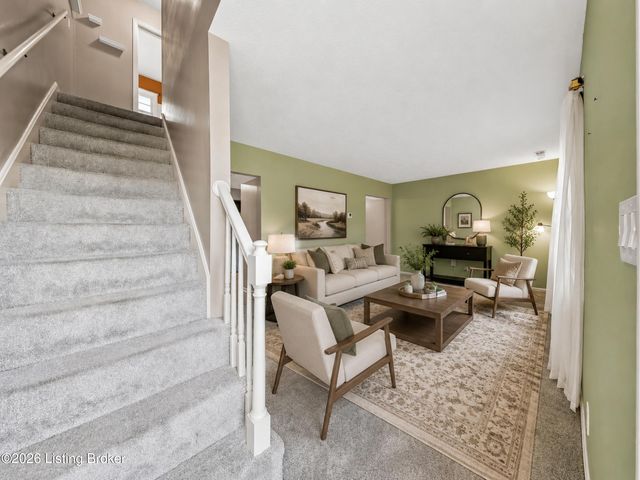 8319 Damascus Cir, Louisville, KY 40228
