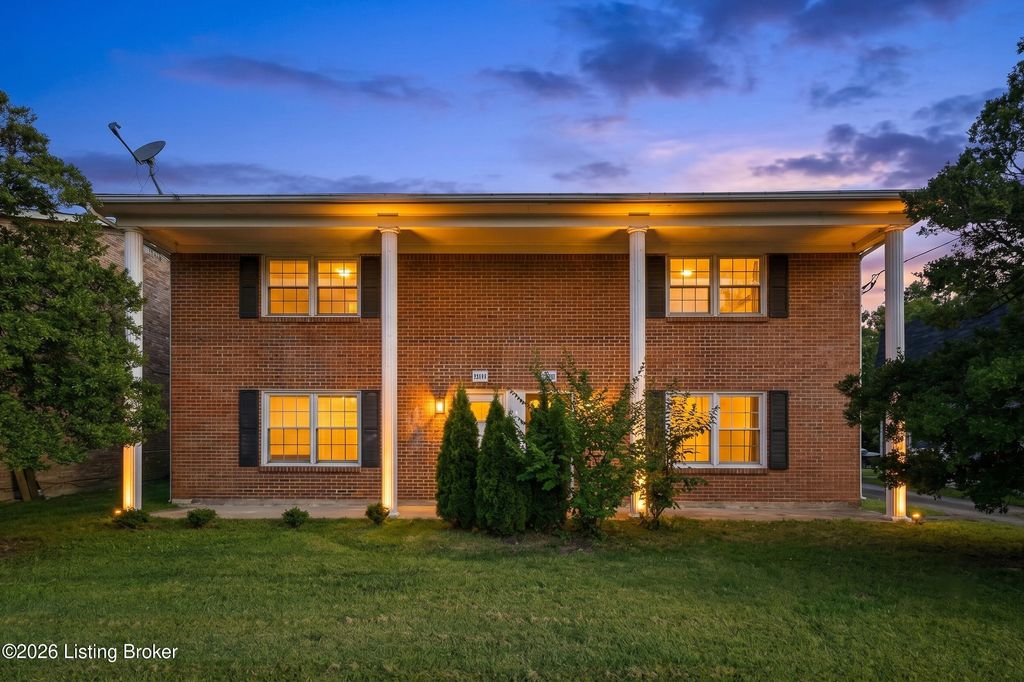 8319 Damascus Cir, Louisville, KY 40228