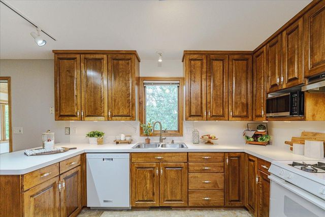1060 Dennis Street S, Maplewood, MN 55119