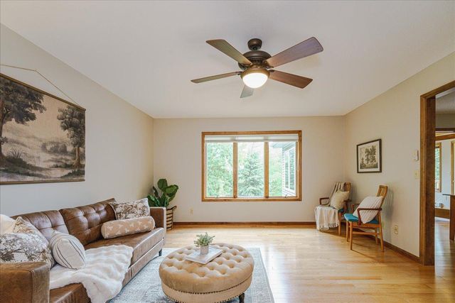 1060 Dennis Street S, Maplewood, MN 55119