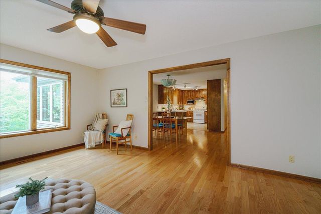 1060 Dennis Street S, Maplewood, MN 55119
