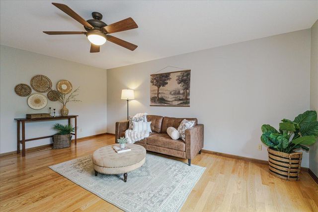 1060 Dennis Street S, Maplewood, MN 55119