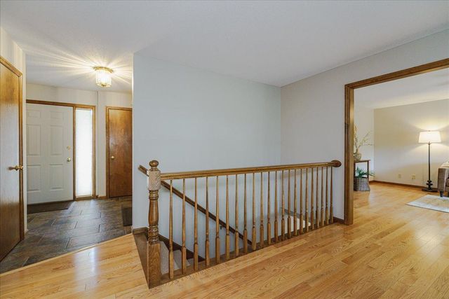 1060 Dennis Street S, Maplewood, MN 55119