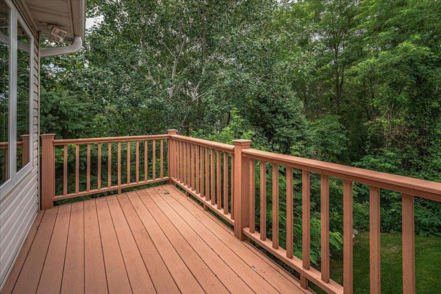 1060 Dennis Street S, Maplewood, MN 55119