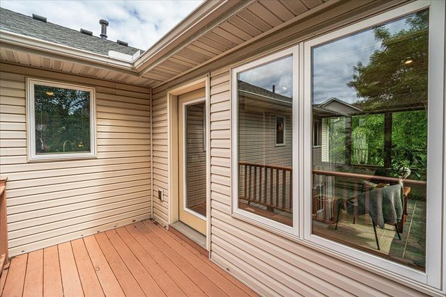 1060 Dennis Street S, Maplewood, MN 55119