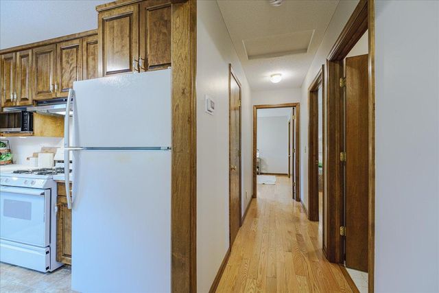 1060 Dennis Street S, Maplewood, MN 55119