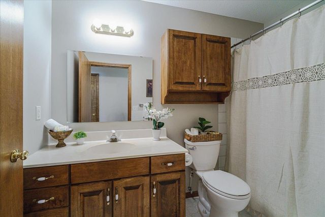 1060 Dennis Street S, Maplewood, MN 55119