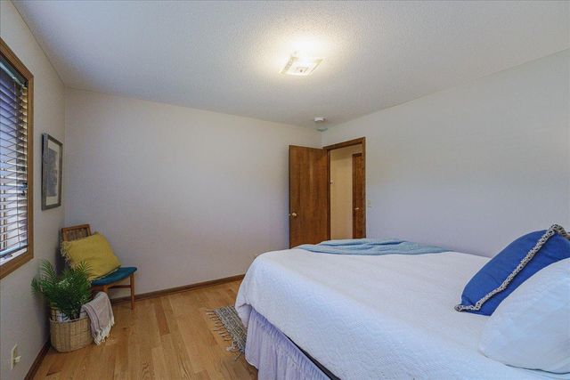 1060 Dennis Street S, Maplewood, MN 55119