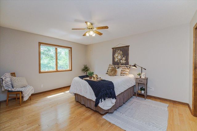 1060 Dennis Street S, Maplewood, MN 55119
