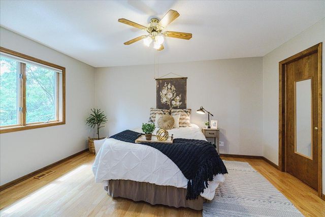 1060 Dennis Street S, Maplewood, MN 55119