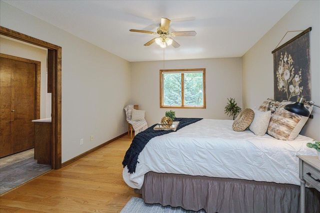 1060 Dennis Street S, Maplewood, MN 55119