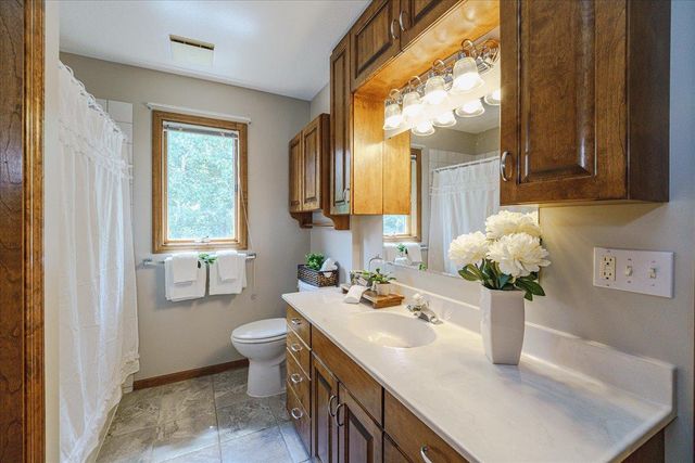 1060 Dennis Street S, Maplewood, MN 55119