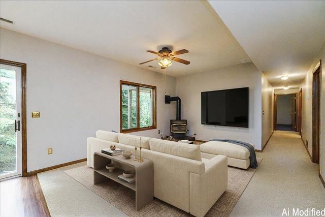 1060 Dennis Street S, Maplewood, MN 55119