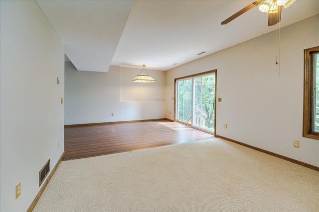 1060 Dennis Street S, Maplewood, MN 55119