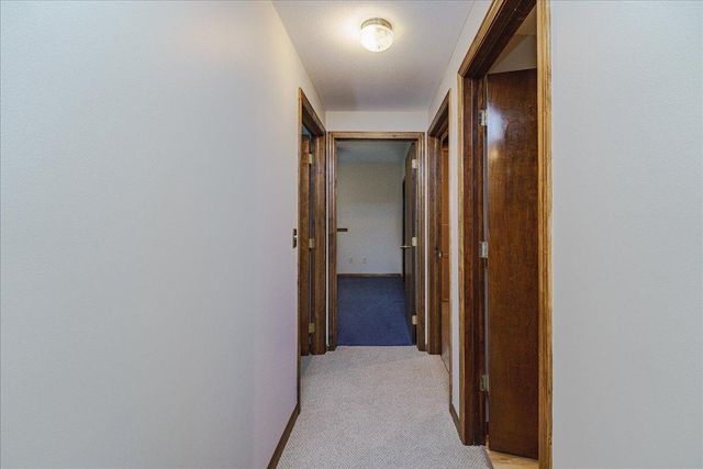 1060 Dennis Street S, Maplewood, MN 55119