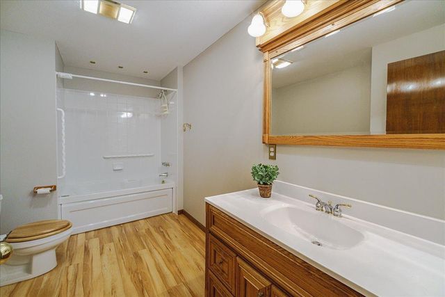 1060 Dennis Street S, Maplewood, MN 55119