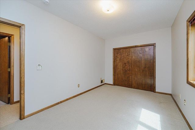 1060 Dennis Street S, Maplewood, MN 55119
