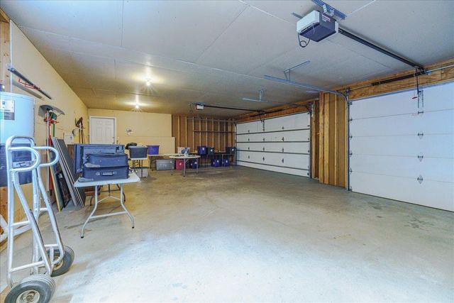 1060 Dennis Street S, Maplewood, MN 55119