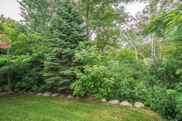 1060 Dennis Street S, Maplewood, MN 55119