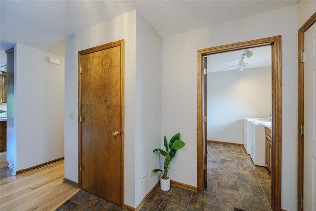 1060 Dennis Street S, Maplewood, MN 55119