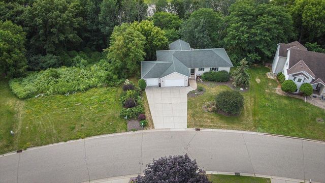 1060 Dennis Street S, Maplewood, MN 55119