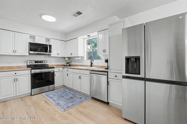 811 Villere Street, Waveland, MS 39576
