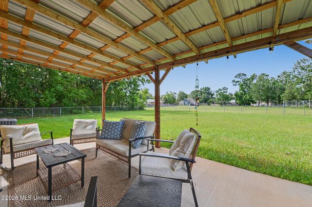 811 Villere Street, Waveland, MS 39576