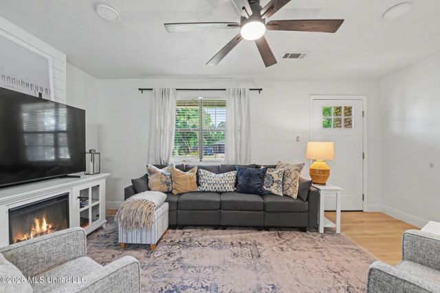 811 Villere Street, Waveland, MS 39576