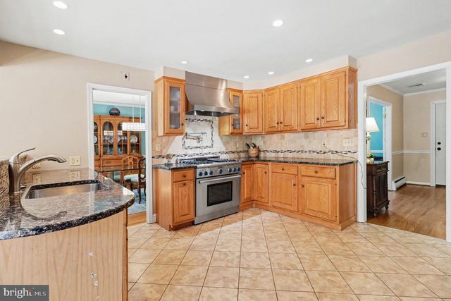 730 MAPLE HILL DR, Blue Bell, PA 19422